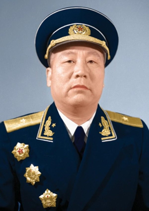 园十州 曾克林为抢占东北立下奇功，为何职务却高开低走，仅为开国少将？